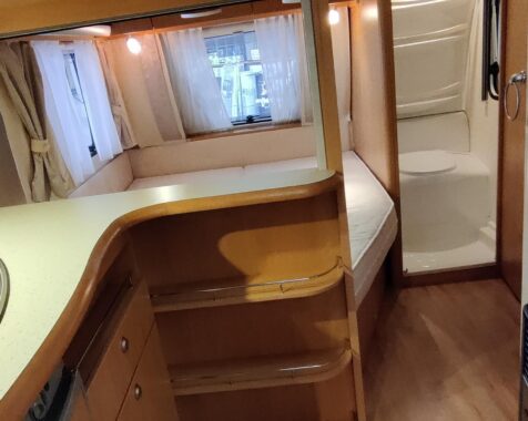 Beyerland Vitesse 450 Vast bed met rondzit